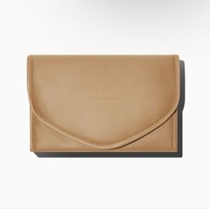 CLEARANCE! 8 Other Reasons Camel Jewelry organizer